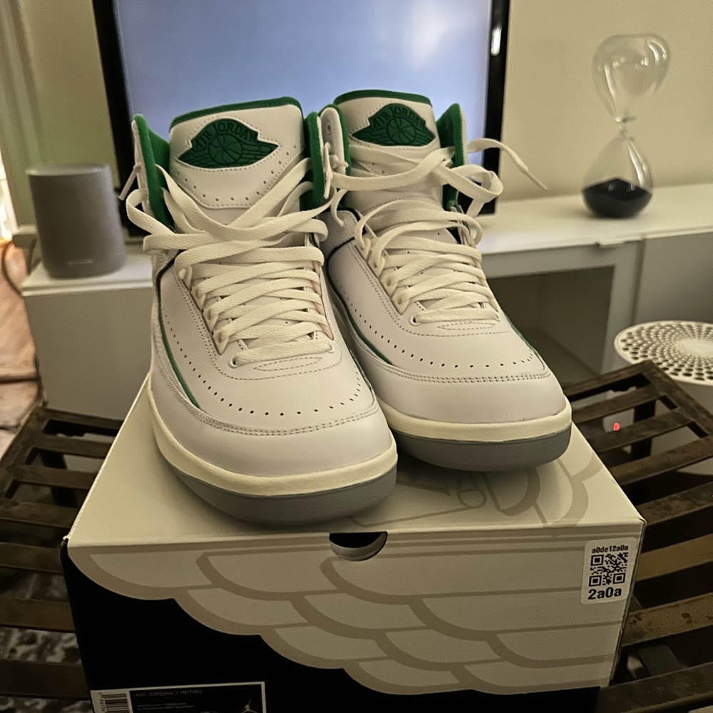 Jordan 2 Lucky Green - Picture 3 of 5